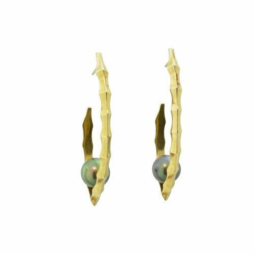 Ibex Hoop Earrings with Black Pearls in 14k gold